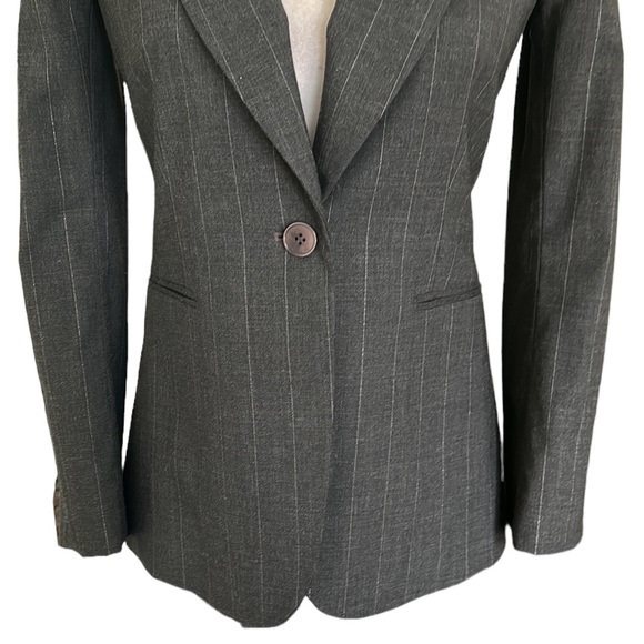 Theory Jaimie Charcoal Gray Pinstripe Fitted Blazer - 4 - Picture 6 of 13